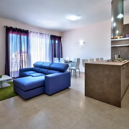 Apartment First Class Ta' Martin By G&g *