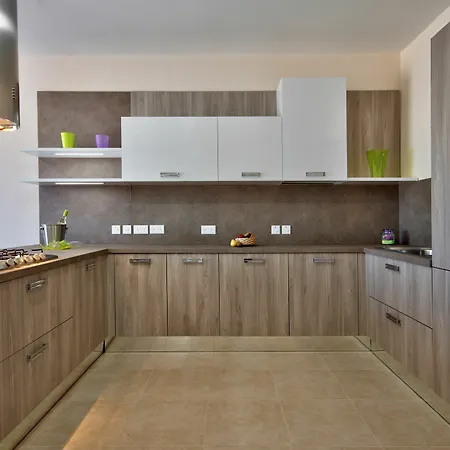 First Class Ta' Martin By G&g Apartment